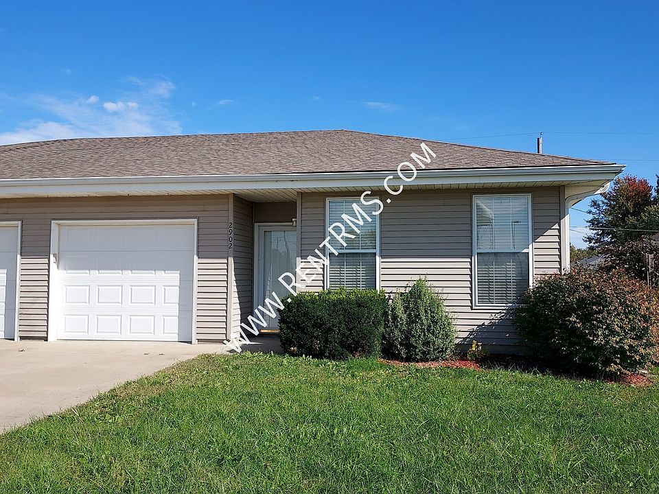 1st image of 2902 SE Walnut Dr