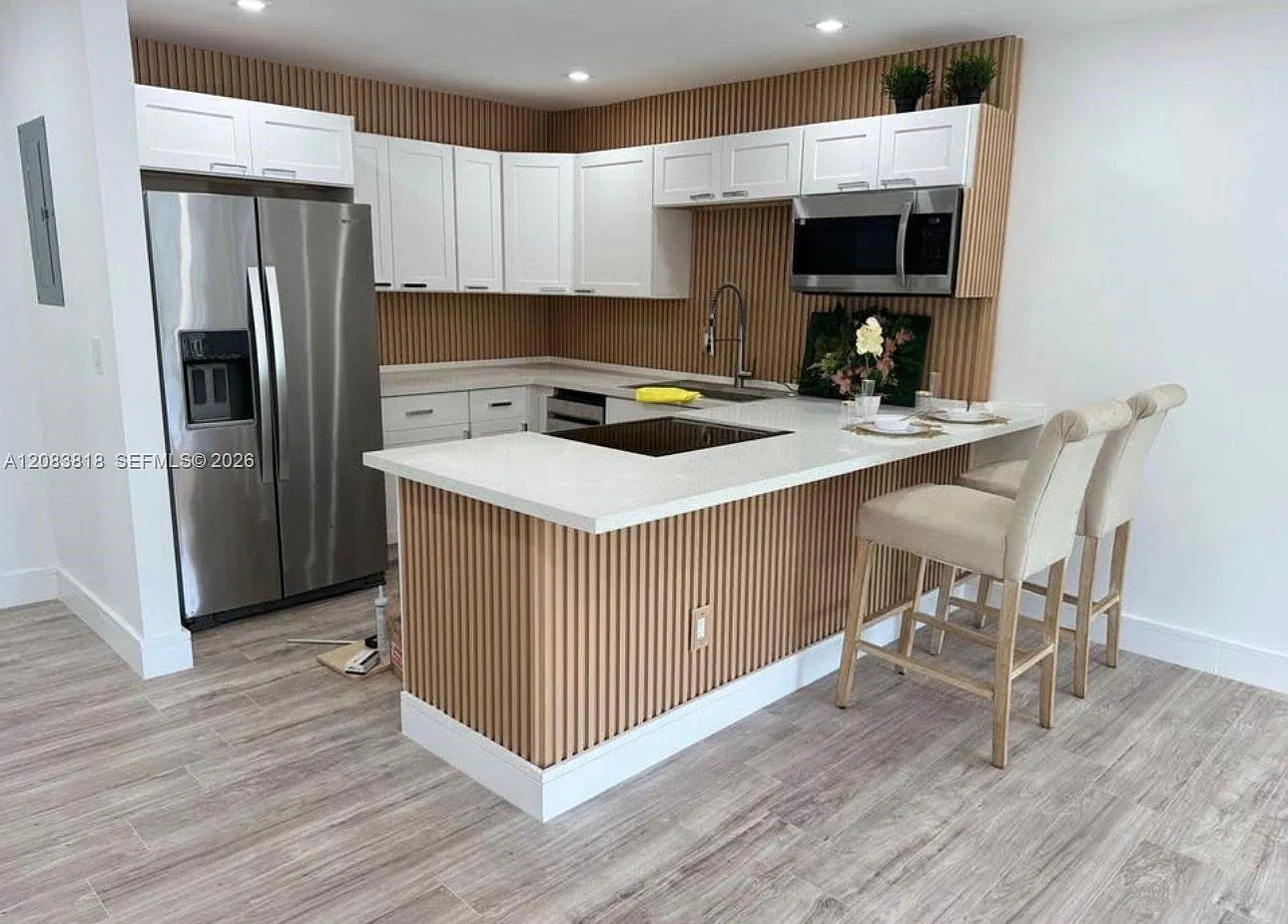 15201 NE 6th Ave — Photo 1