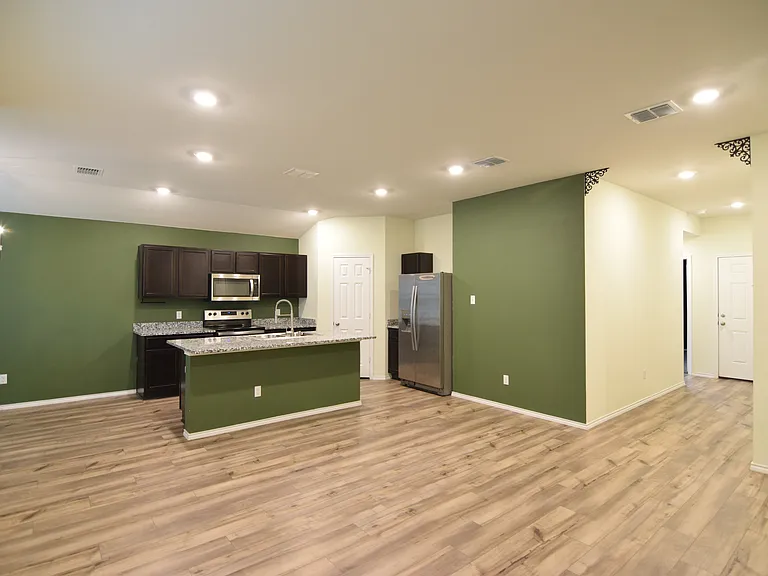 749 Jersey Ct — Photo 7