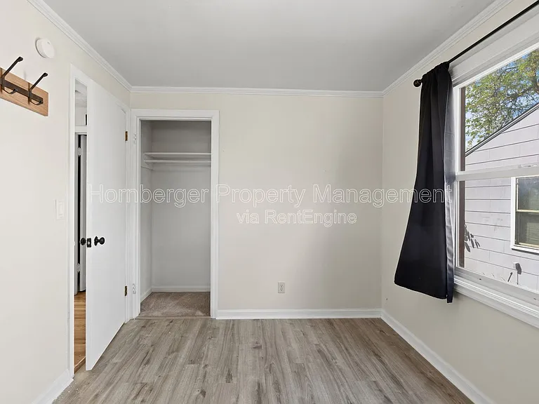 112 W Amherst Ct — Photo 6