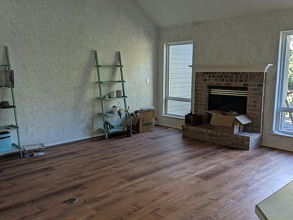 Family room & Firplace