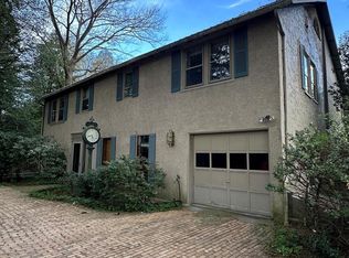 890 N Wayne Ave, Wayne, PA 19087