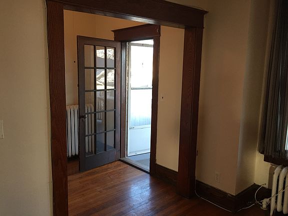 3rd image of 634 N Pearl St