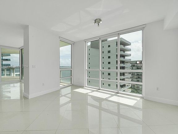 3rd image of 218 SE 14th St Floor 11