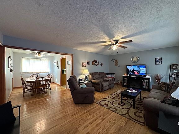 4th image of 1305 Macarthur Rd