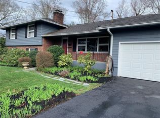 86 Lafayette Dr, East Greenwich, RI 02818