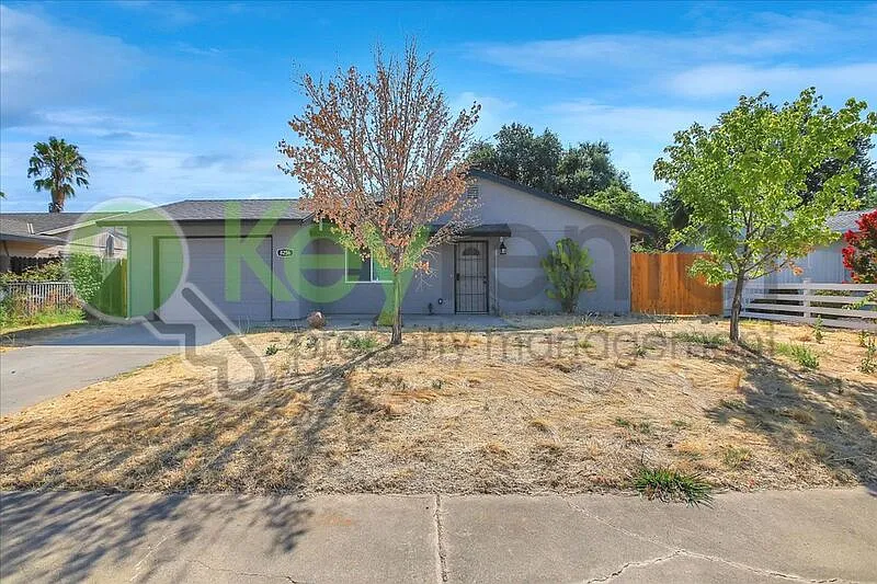 4 bed, 2.0 bath, 1298 sqft, $2,550 — Photo 1