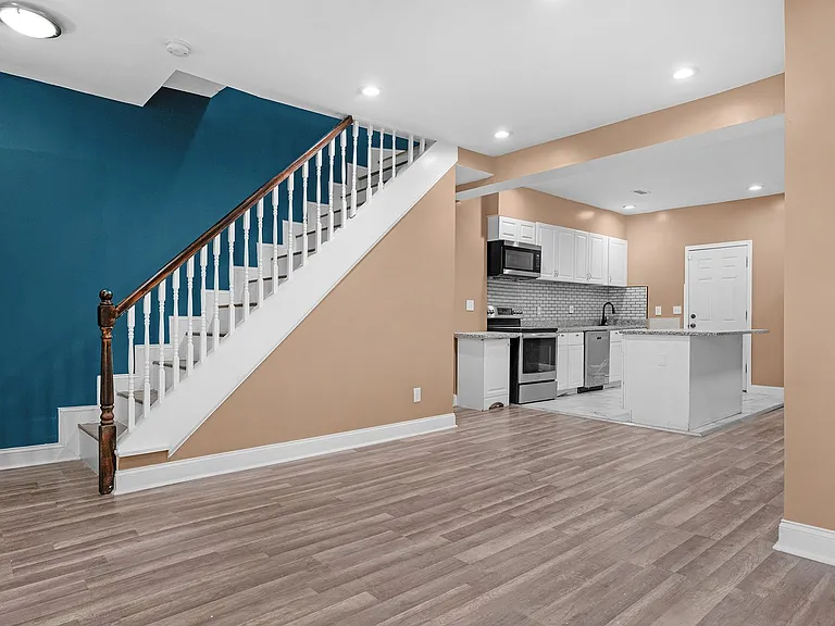 3003 W Garrison Ave — Photo 12