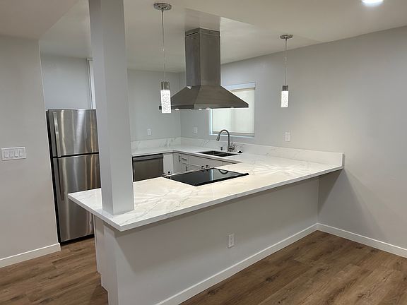 2nd image of 15 54th Pl APT 6