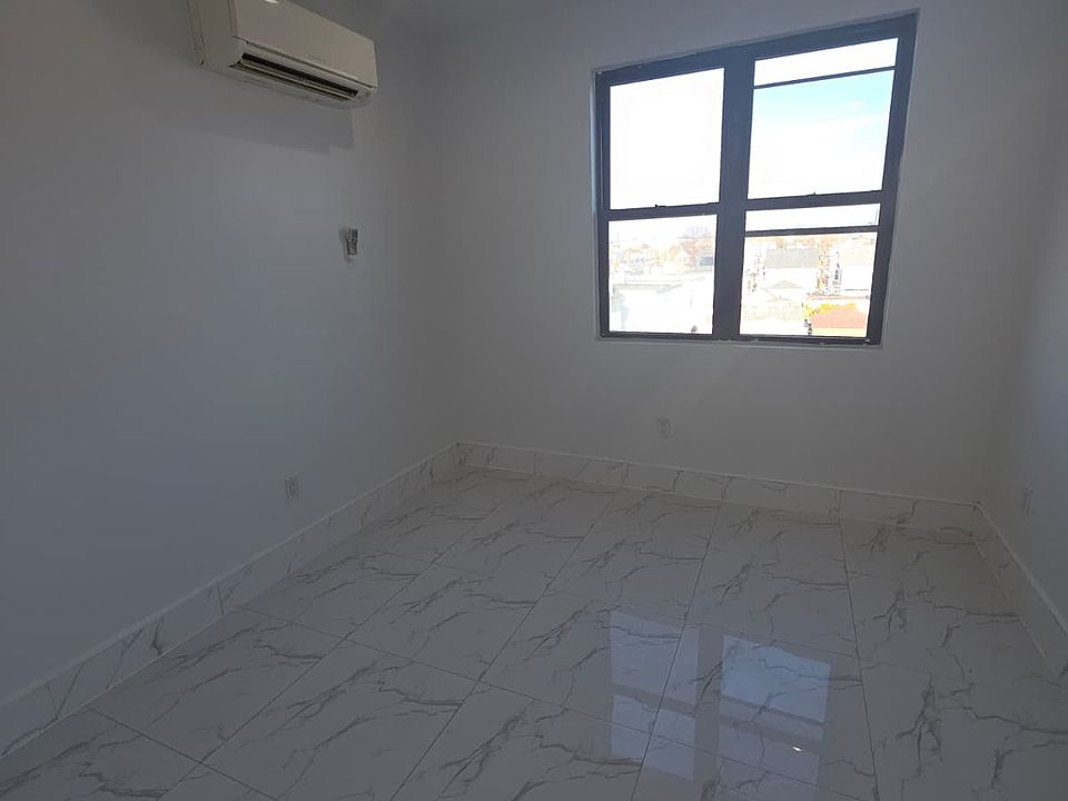 1st image of 12509 101st Ave #4