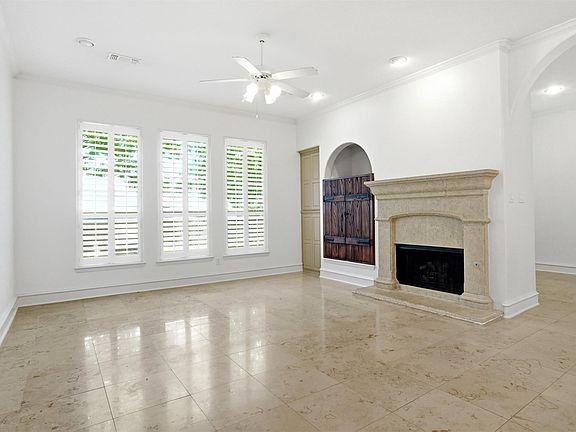 2nd image of 2705 Cliffwood Dr