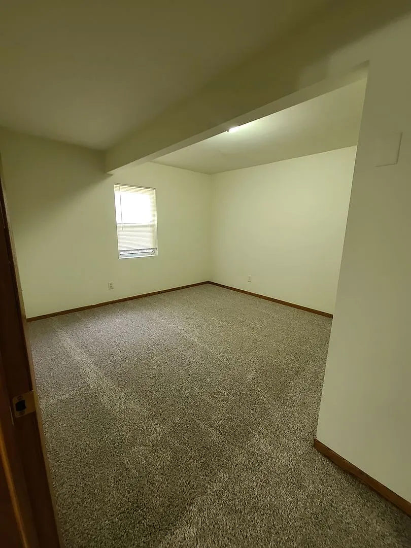 809 E Park St — Photo 2