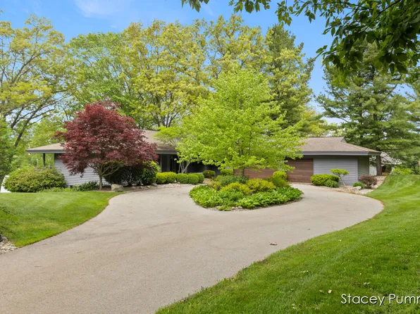 7320 Whispering Ridge St SE, Grand Rapids, MI 49546