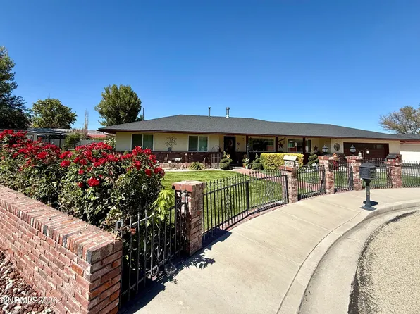 17 Maple Dr, Yerington, NV 89447