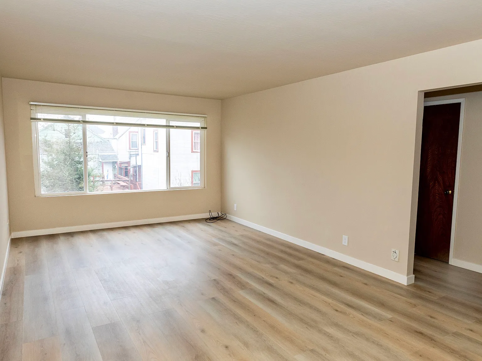 2 bed, $5,800 — Photo 4