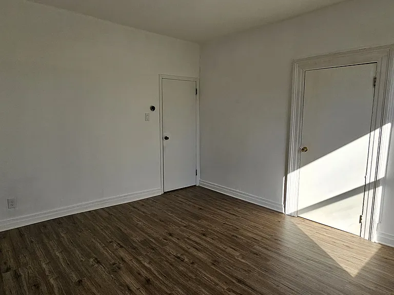 52-56 N 7th St #C — Photo 2