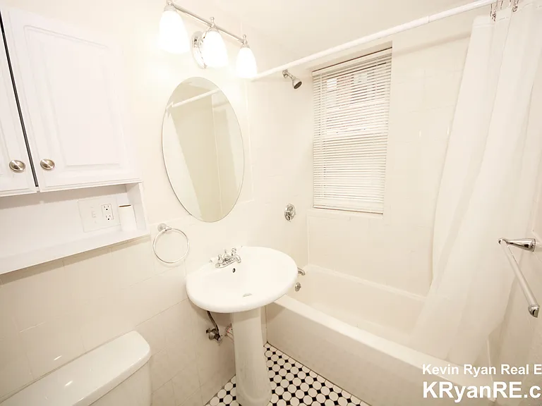4 Chiswick Rd #24 — Photo 9