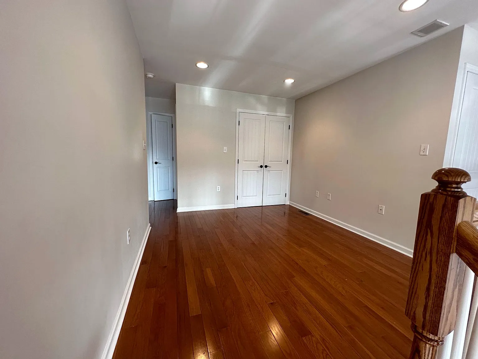 3 bed, 2.5 bath, 2400 sqft, $2,800 — Photo 4
