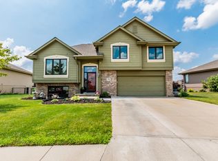 5100 Crogans Way Rd, Council Bluffs, IA 51501