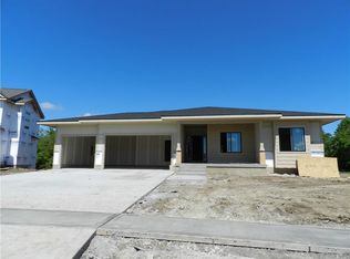 1130 Cardinal Dr, Polk City, IA 50226