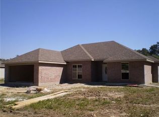 919 You Winn Rd, Moss Bluff, LA 70611