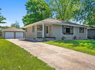 4901 Lawnwoods Dr, Des Moines, IA 50310