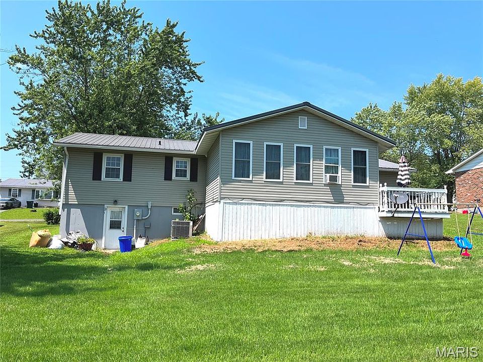 2nd image of 3512 Hickory Dr