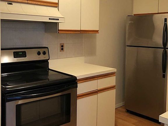 5th image of 185 W Park Ave APT 206