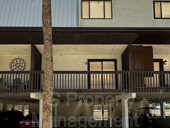 2nd image of 121 13th Ave S #C