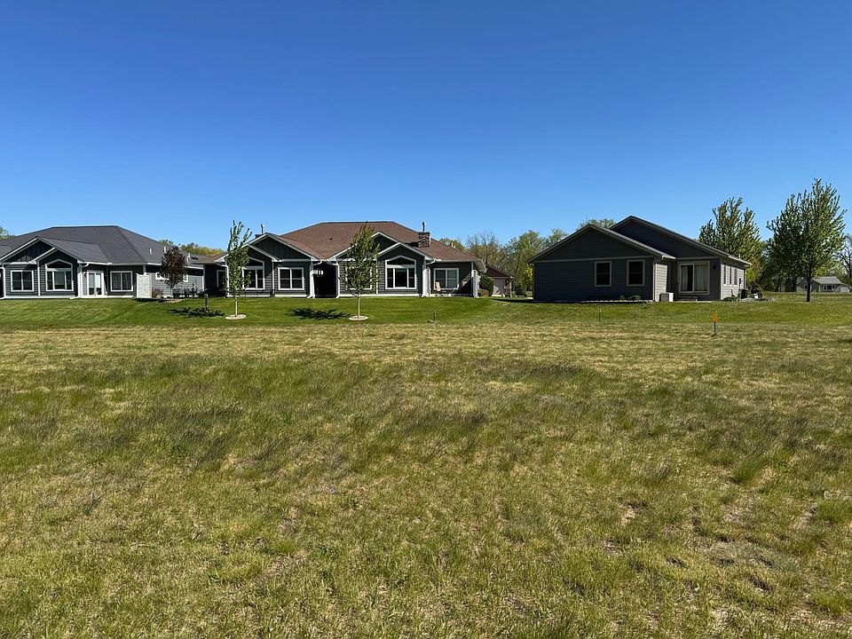 1st image of 576 Cedar Dr
