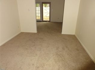 1196 Willow Green Dr, Newport News, VA 23602