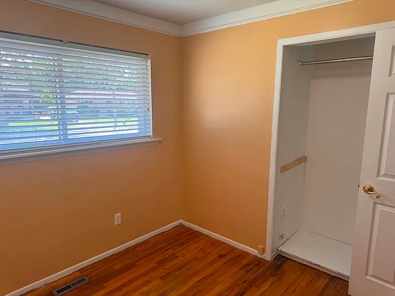 32345 Hawthorne Dr — Photo 10