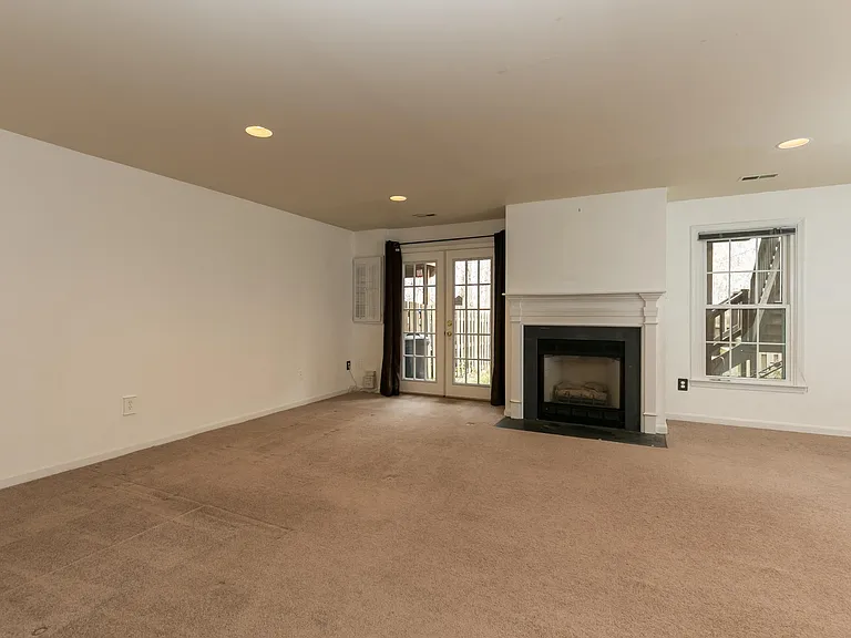 7011 Fieldhurst Ct — Photo 6