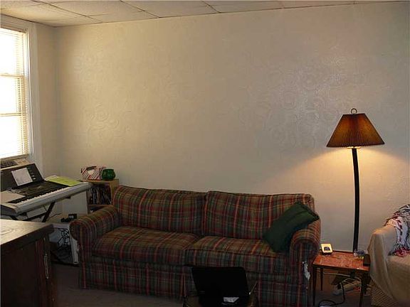 3rd image of 904 Punta Gorda St