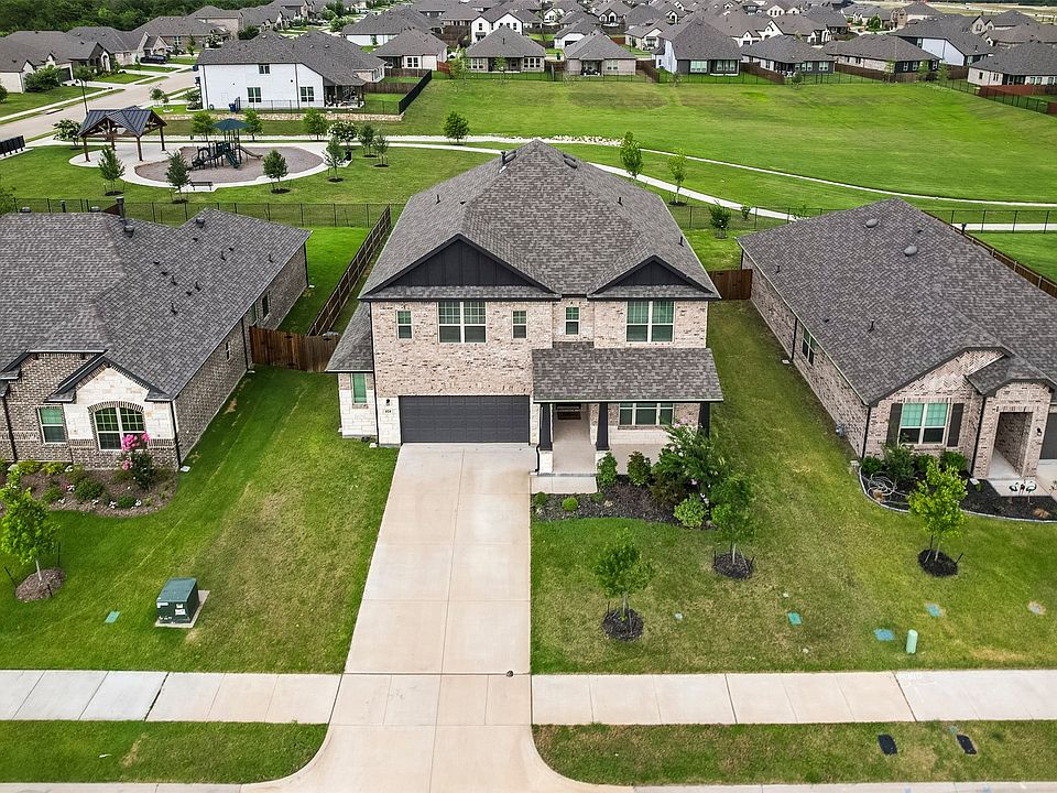 1st image of 424 Burrow Dr