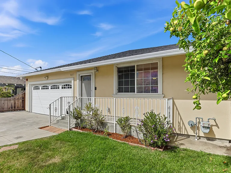 609 Stanford Ave — Photo 111