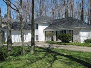 31476 Roberta Dr, Bay Village, OH 44140
