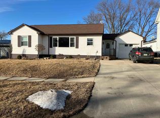 316 4th Ave SE, Dyersville, IA 52040
