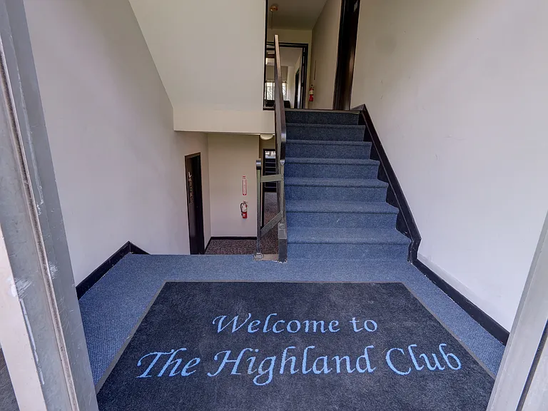 Highland Club Apartments — Photo 10