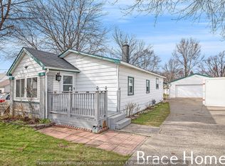 103 Wexford St SE, Wyoming, MI 49548