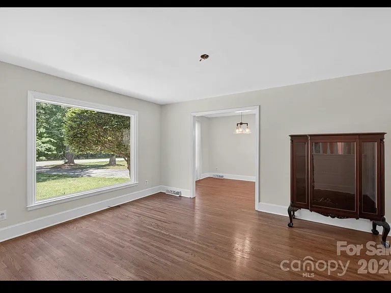 2645 Walker Rd — Photo 4