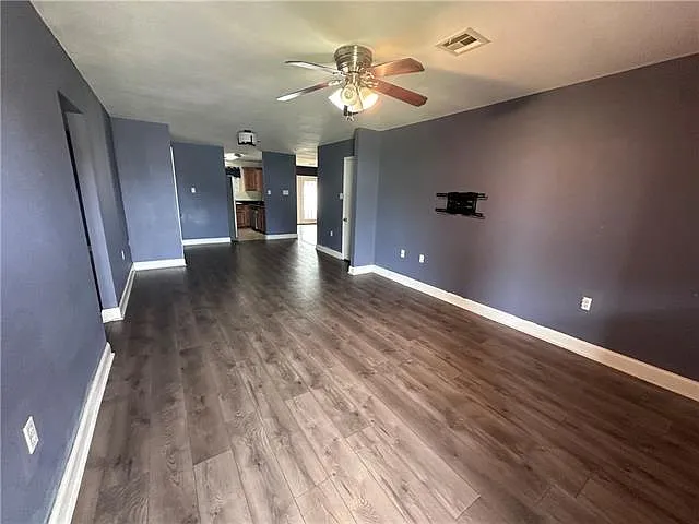 3629 Charles Dr — Photo 2