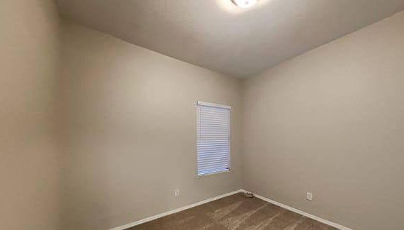 3rd image of 1331 W Wahalla Ln