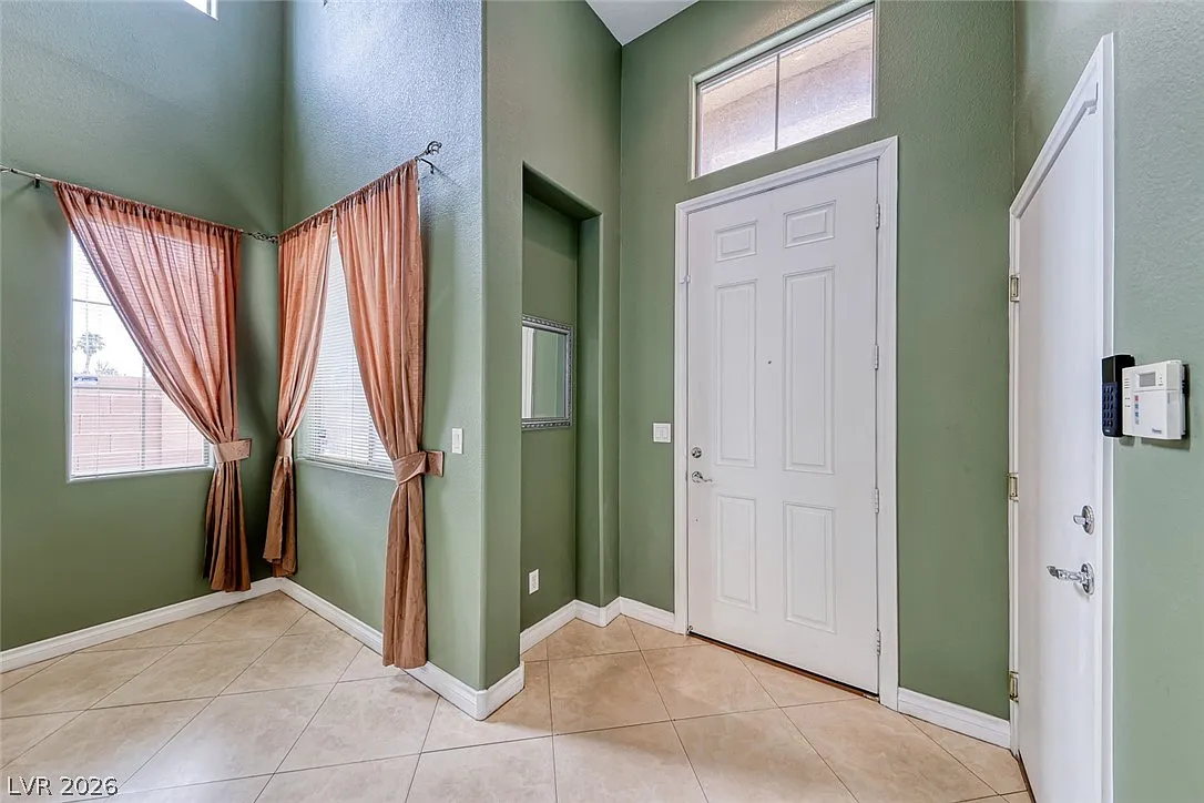 4 bed, 3.0 bath, 2315 sqft, $2,250 — Photo 4