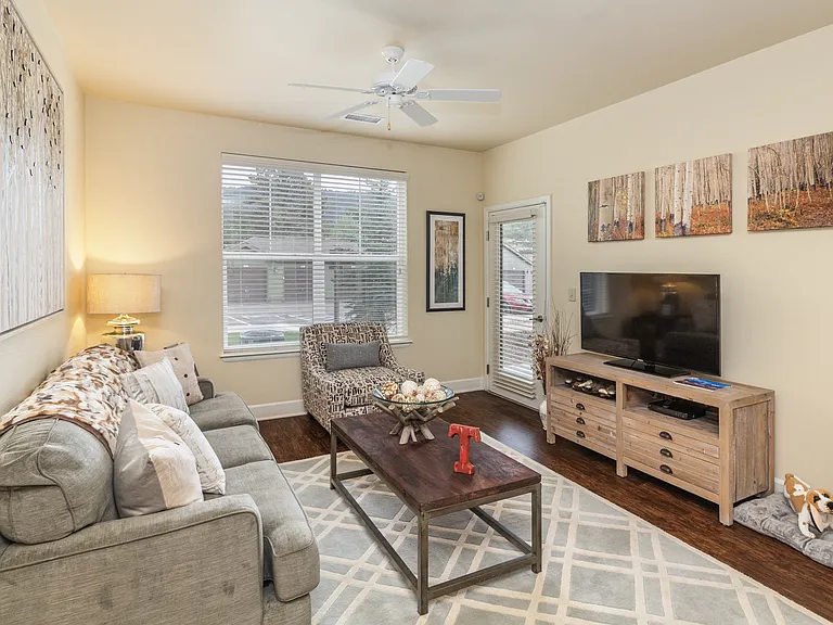 Trail Ridge at Woodland Park Apartments — Photo 2