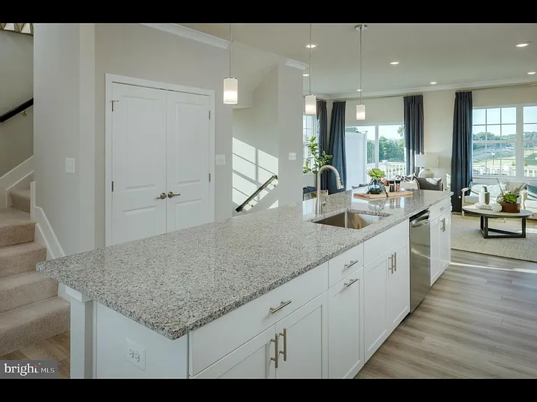 2191 Winterberry Ln — Photo 4