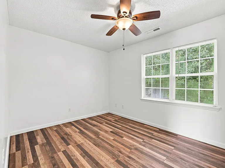 107 Spring Meadow Cir — Photo 11