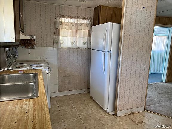 4th image of 636 E Clearview Dr