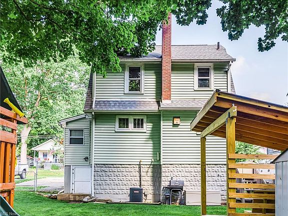 3rd image of 1325 Meriline St