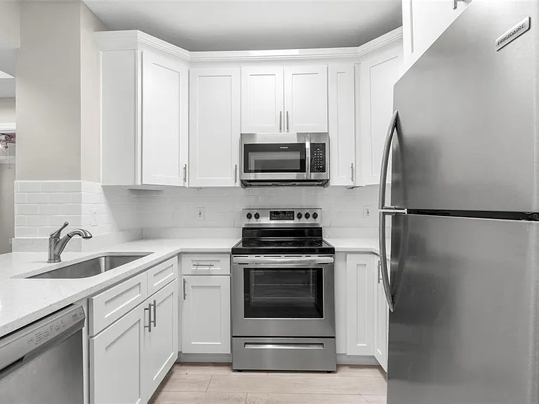 800 S Dakota Ave #214 — Photo 5